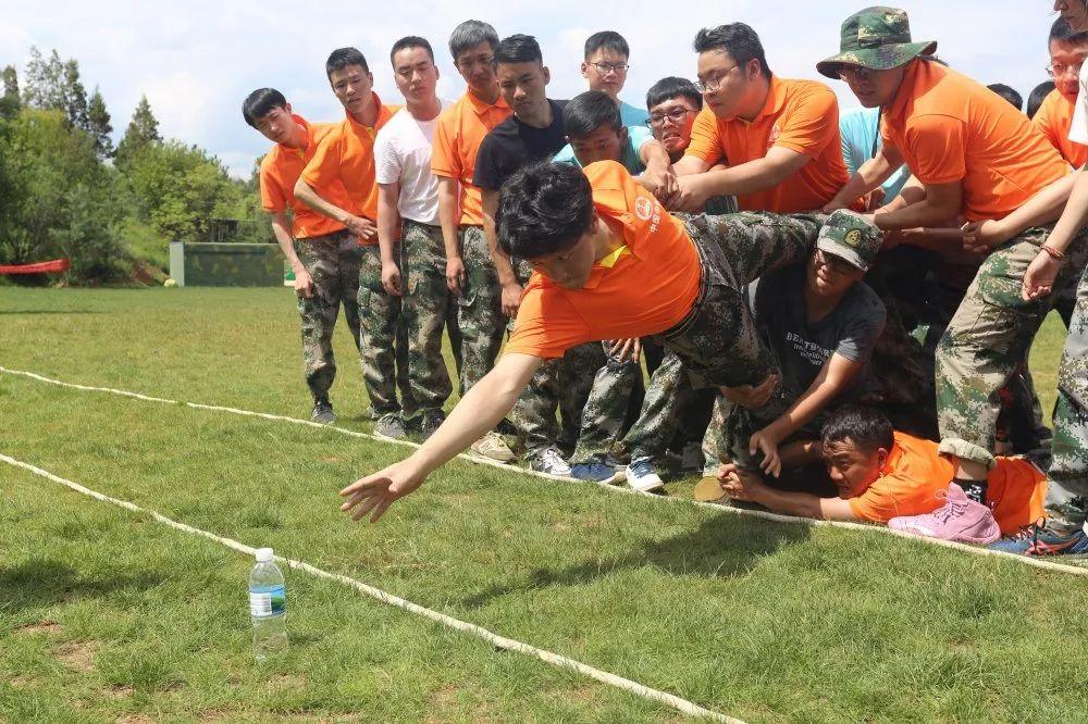 上海拓展(zhan)訓練項(xiang)目(mu)雷區(qu)取水